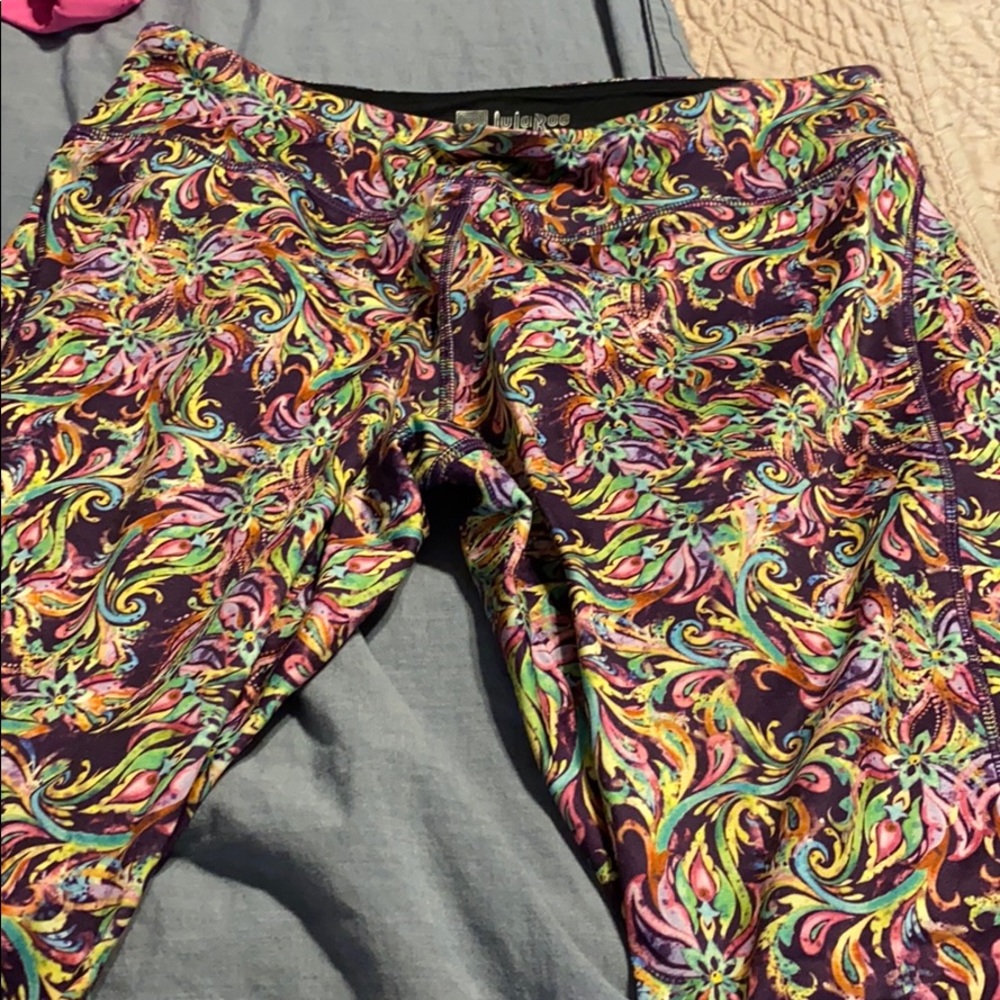 Lularoe short workout pants size large